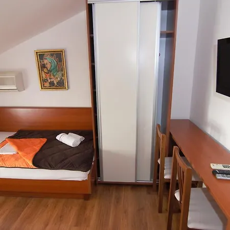 Bed & Breakfast And Gaga 2 Budva