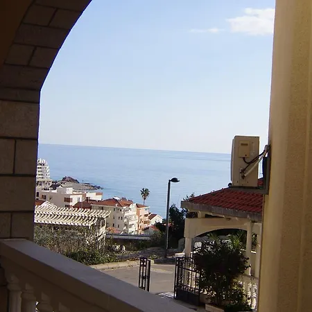 Bed & Breakfast And Gaga 2 Budva